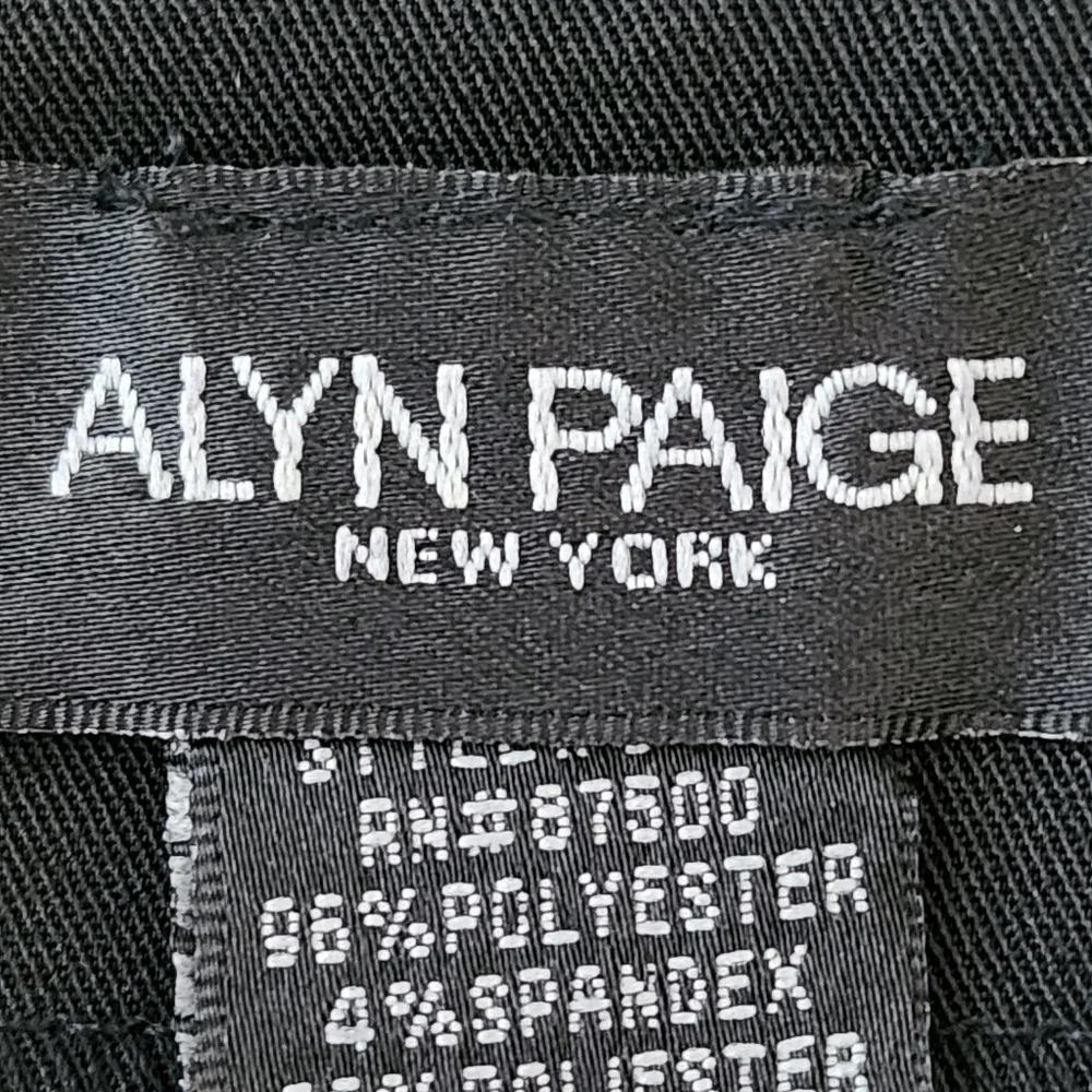 Alyn Paige Little Black Mini Zipper Back Closure Skirt Size 9/10 - Picture 4 of 5